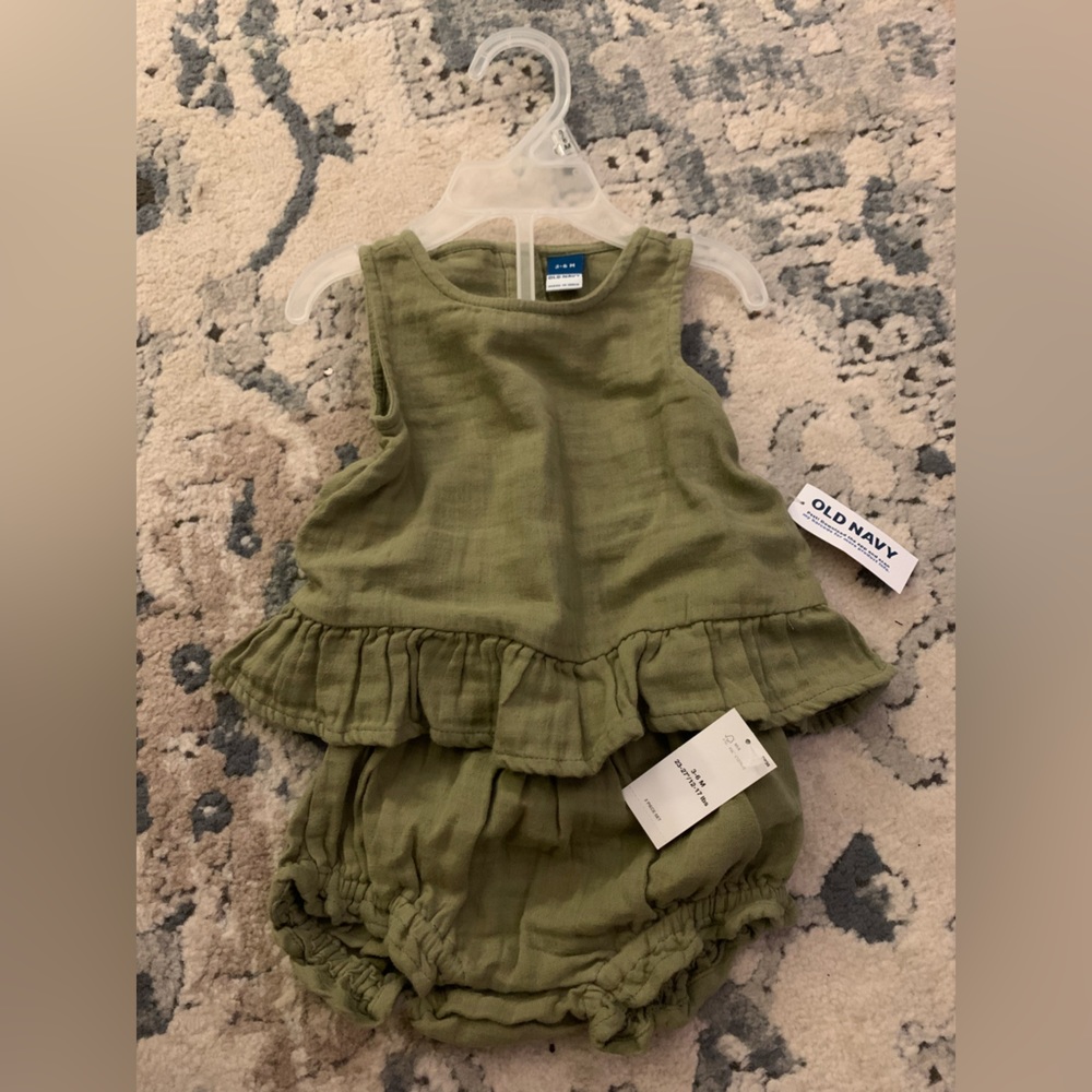 Baby girls 2 piece outfit